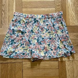 🚨🚨🚨 beautiful shorts size 36 silk
